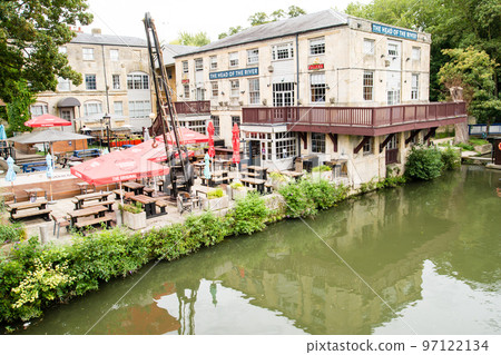 Historic pubs and buildings along the River Thames in Oxford Historic pubs and buildings along the River Thames in Oxford 97122134