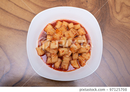 Kkakdugi 泡菜 Kkakdugi 泡菜 97125708