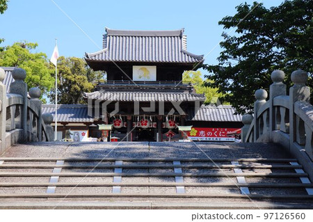 Mizuta Tenmangu Shrine Taiko Bridge and Tower Gate 97126560