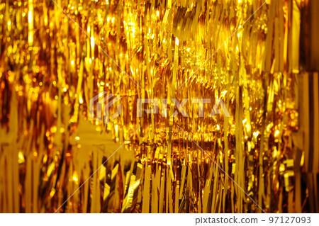 Festive golden tinsel 97127093