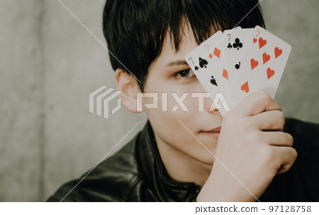 撲克牌和男人 97128758