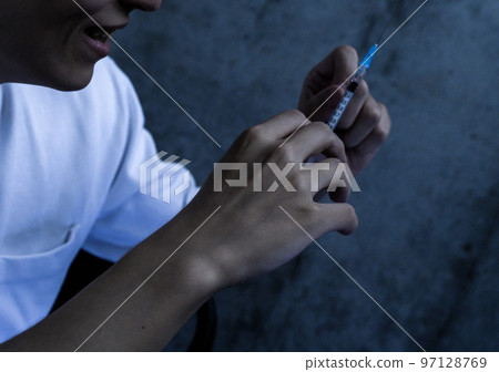 注射器 針筒 興奮劑 97128769