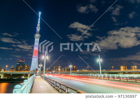 以“東京”的日之丸為靈感的東京晴空塔夜景 以“東京”的日之丸為靈感的東京晴空塔夜景 97130897
