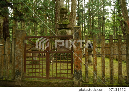 高野山、弘法大師空海、真言密教、修行道場、真言宗、宗本山、弘法大師、空海、奧之院、 高野山、弘法大師空海、真言密教、修行道場、真言宗、宗本山、弘法大師、空海、奧之院、 97131552