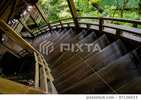 Beautiful wooden stairs of ancient Eikando Temple 97136033