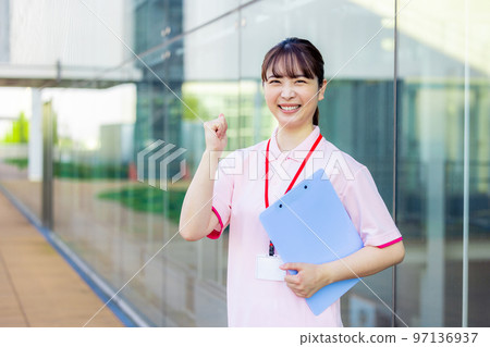 Medical welfare woman 97136937