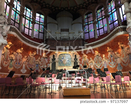 [Spain] Stage in the large hall of the Catalan Music Hall (Barcelona) 97137097