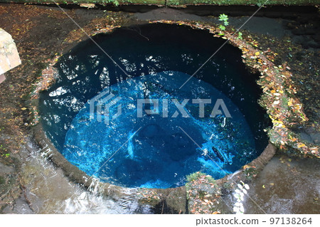 Spring water seen from the second observatory in Kakitagawa Park 97138264
