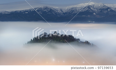 在天空中的城堡 97139653