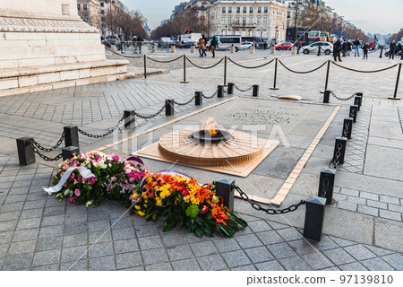Paris Arc de Triomphe Tomb of the Unknown Soldier Paris Arc de Triomphe Tomb of the Unknown Soldier 97139810