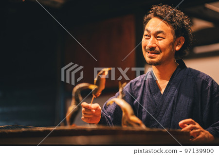 Izakaya owner who grills sweetfish with salt 97139900