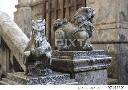 築地本願寺大殿(本館)伊東忠太的神獸雕塑 築地本願寺大殿(本館)伊東忠太的神獸雕塑 97142301