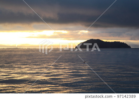 Okubiwa lake at sunrise Okubiwa lake at sunrise 97142389