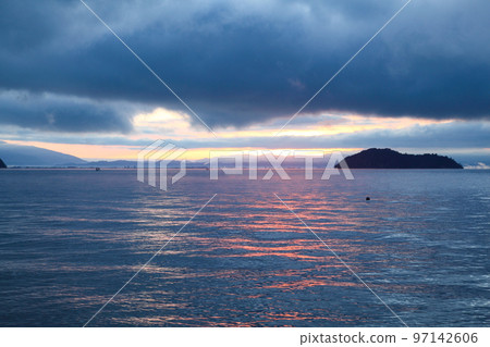 Okubiwa Lake and Chikubushima Morning 97142606