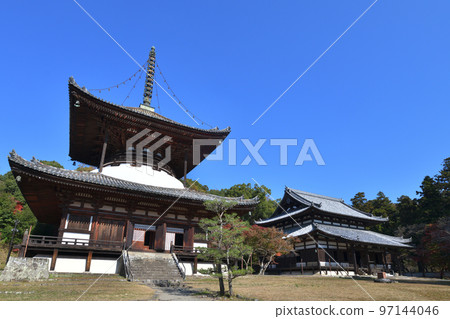 Iwade City, Wakayama Prefecture Negoro-ji Temple's Great Pagoda and Daidenpo-do Hall Iwade City, Wakayama Prefecture Negoro-ji Temple's Great Pagoda and Daidenpo-do Hall 97144046