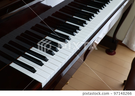 Living with an upright piano 97148266