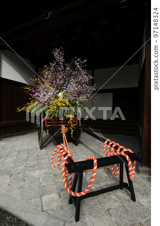 Kyoto Imperial Palace flower cart 97148324