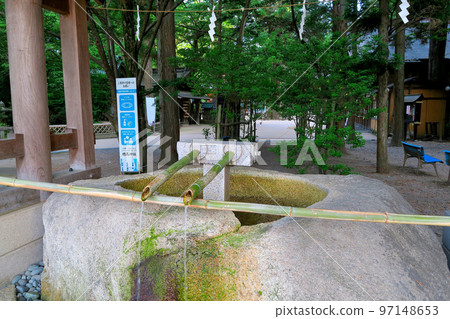 Shinshu/Hotaka/Hotaka Shrine/Hand wash at the entrance to the precincts of the station side (large parking lot side)/Azumino City, Nagano Prefecture (1) Shinshu/Hotaka/Hotaka Shrine/Hand wash at the entrance to the precincts of the station side (large parking lot side)/Azumino City, Nagano Prefecture (1) 97148653