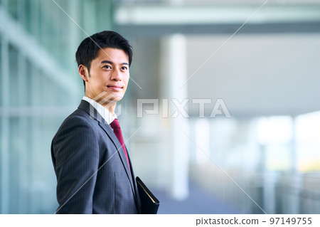 商務場景年輕人 97149755