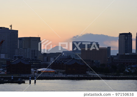 Yokohama Minatomirai Mt. Fuji 97150638