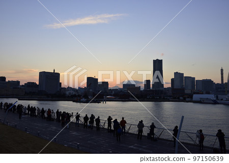 Yokohama Minatomirai Mt. Fuji 97150639