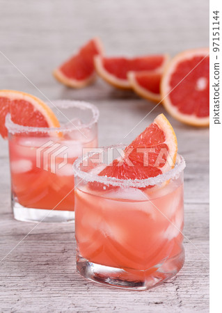 Cocktail Rose Paloma 97151144