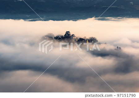 在天空中的城堡 97151790