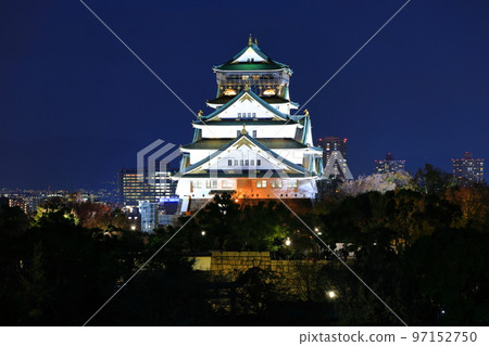 [大阪府]大阪城天守閣的夜景 97152750