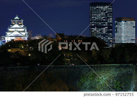 [大阪府]大阪城和大阪商業園的夜景 97152755