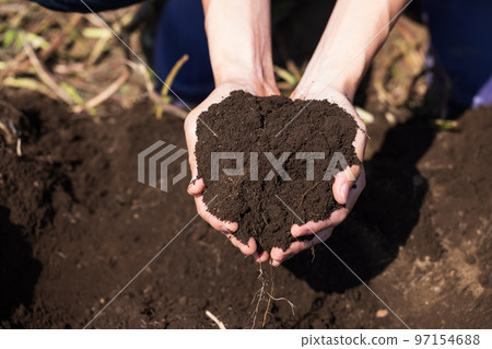 有營養的田間土 97154688