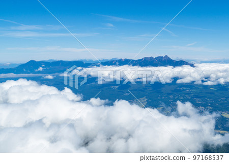 Mt. Kai-Komagatake climbing from Kitazawa Pass in Nagano Prefecture: View from the summit of Mt. Kaikomagatake Yatsugatake 97168537