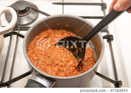 煮熟的肉醬 煮熟的肉醬 97168845