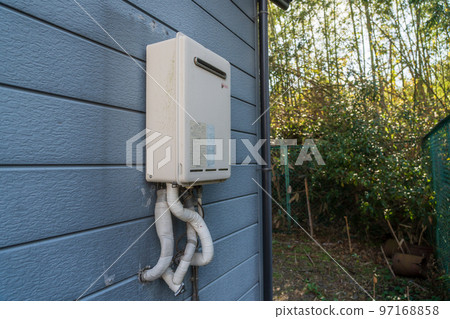 old water heater 97168858