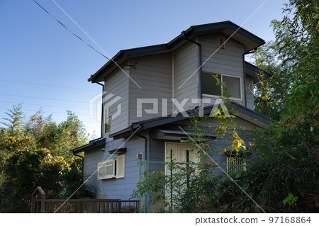 Utilization of vacant houses 97168864