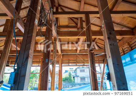 兩層樓的木屋 兩層樓的木屋 97169051