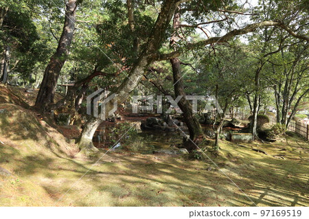 Mori Family Cemetery in Yamaguchi Kazan Park 97169519