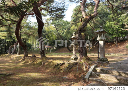 Mori Family Cemetery in Yamaguchi Kazan Park 97169523