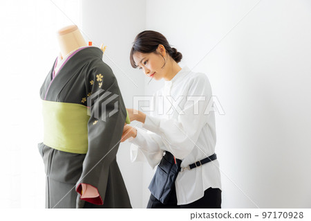 梳妝台穿衣班 97170928