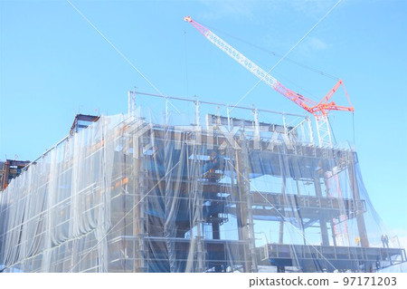 A male worker who performs large-scale construction sites and high-altitude work A male worker who performs large-scale construction sites and high-altitude work 97171203