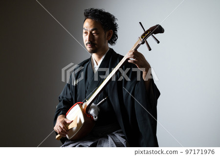 Bearded man's Japanese musical instrument series Shamisen 97171976