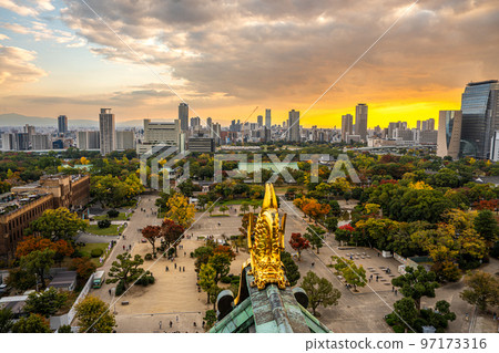 【大阪城公園】從大阪城展望台眺望的風景【城市景觀】 97173316