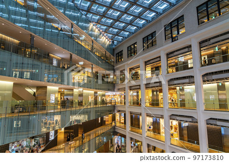 [Tokyo] Interior of KITTE, a commercial facility operated by Japan Post 97173810