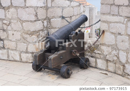 croatia dubrovnik old town wall cannon 97173915