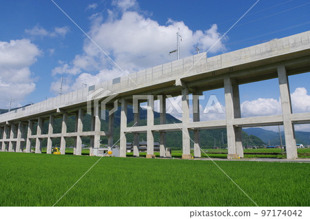 日野山隧道和脅本隧道南越前町之間的北陸新幹線延長工程 2022 年 7 月 日野山隧道和脅本隧道南越前町之間的北陸新幹線延長工程 2022 年 7 月 97174042