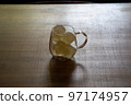 cup with ice 97174957