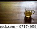 green tea with lots of ice 97174959