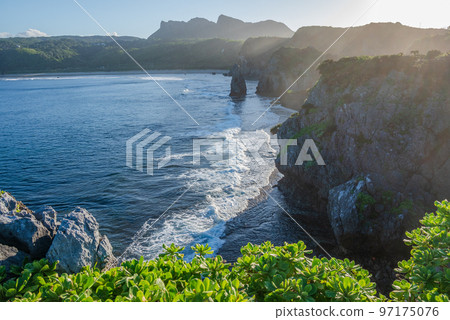 擁有壯觀懸崖的海岸線 擁有壯觀懸崖的海岸線 97175076