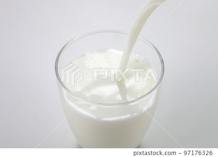 牛奶 牛奶 97176326