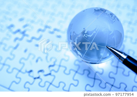 Globe on jigsaw puzzle 最後一塊 pinto Kyushu Korea blue 97177954