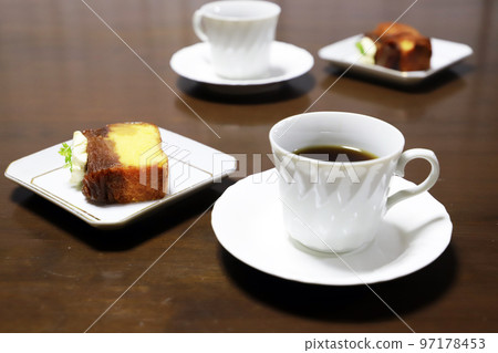 cake set tarte tatin cake set 97178453